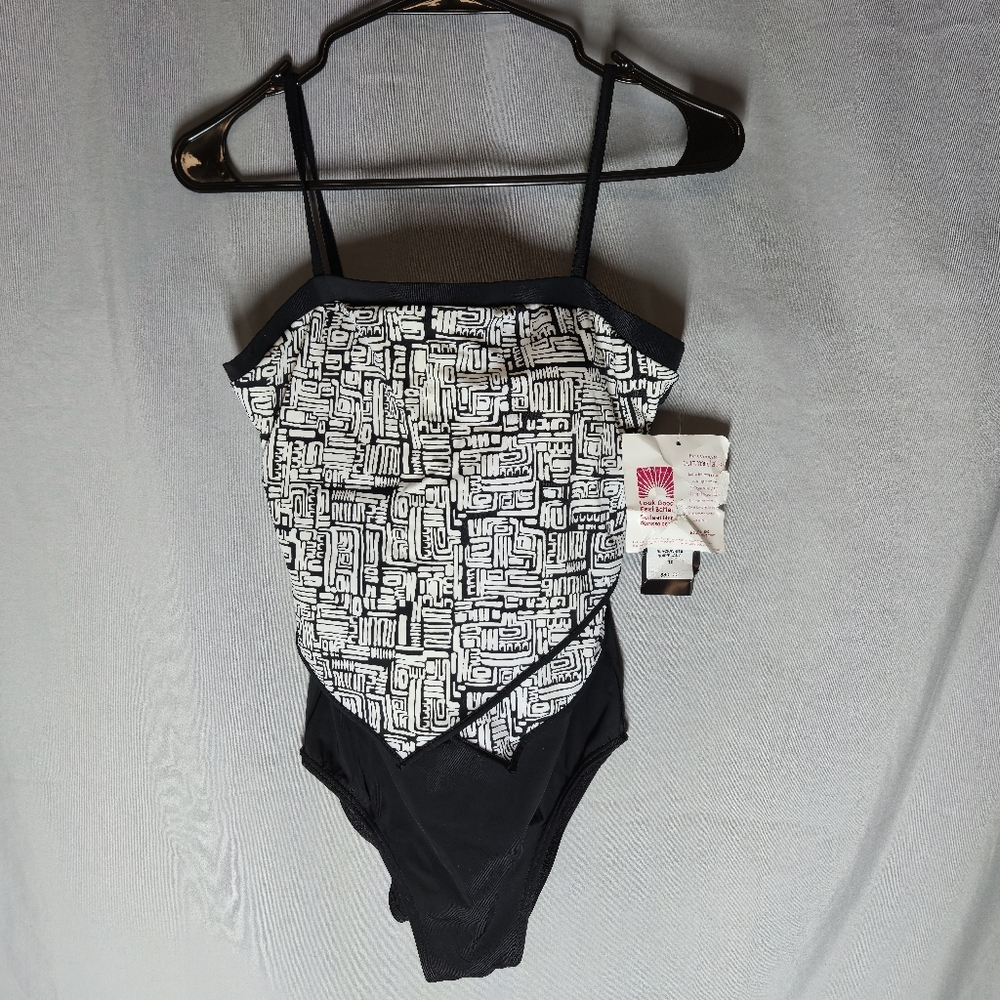 NWT It Figures Tummy Trimmer Swimsuit Size 10 Black And White